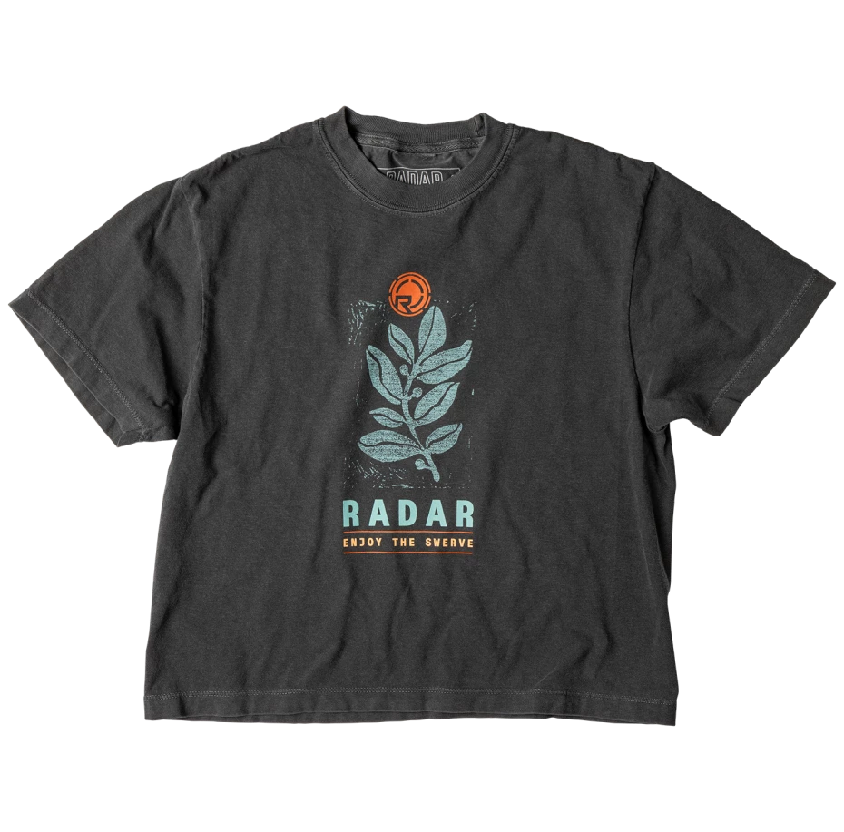 https://radarskis.com/asset/68ac8e9933bbe/RADAR-APPAREL-2026-RADAR-LYRIC-TEE-FRONT.png