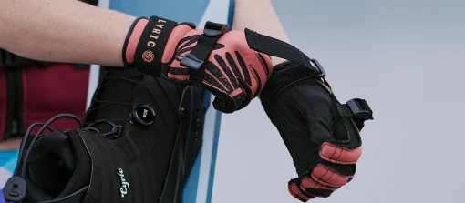 RADAR GLOVES 2026 LYRIC GALLERY 5