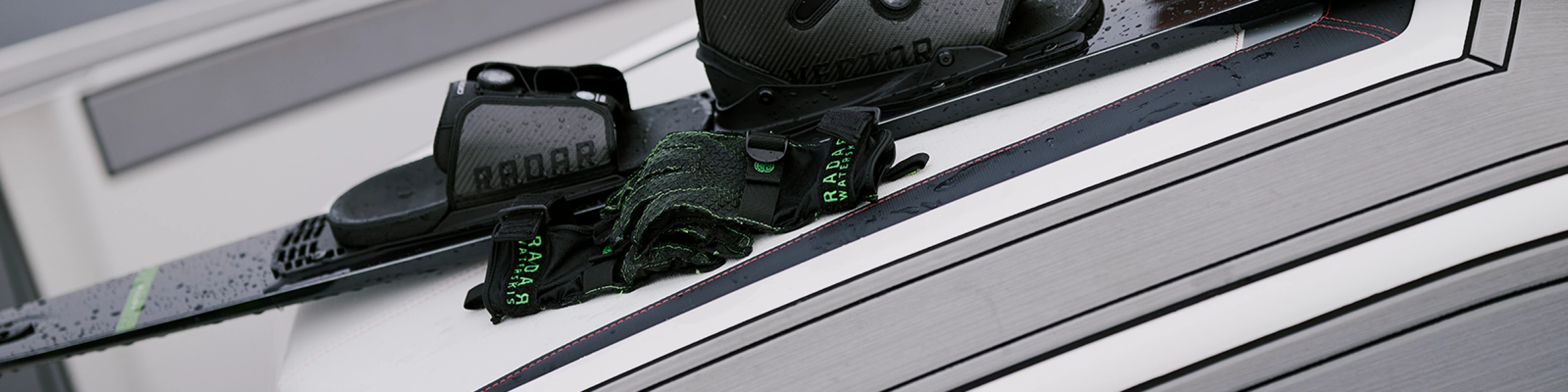 GLOVES BANNER