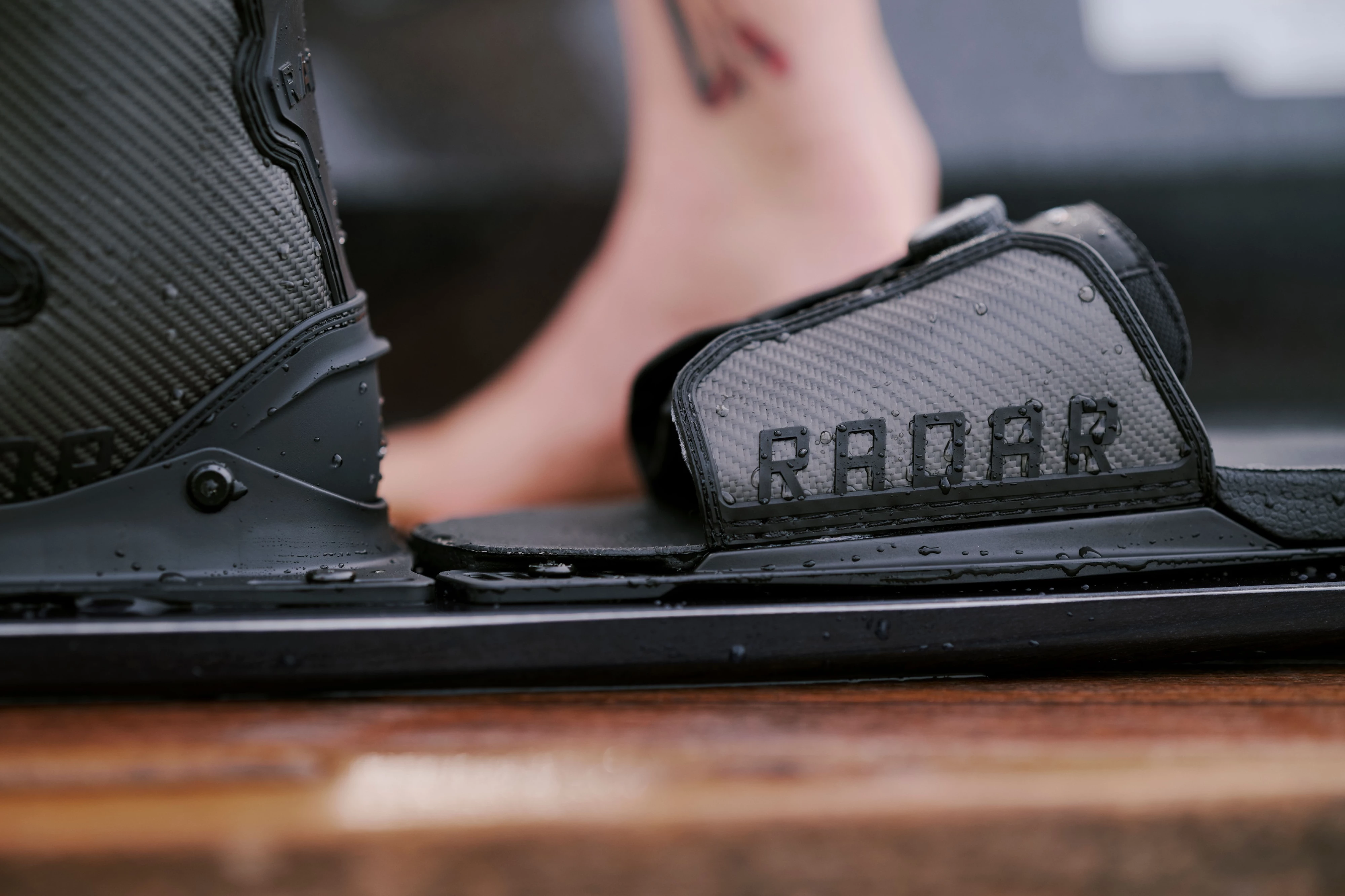 RADAR BOOTS 2